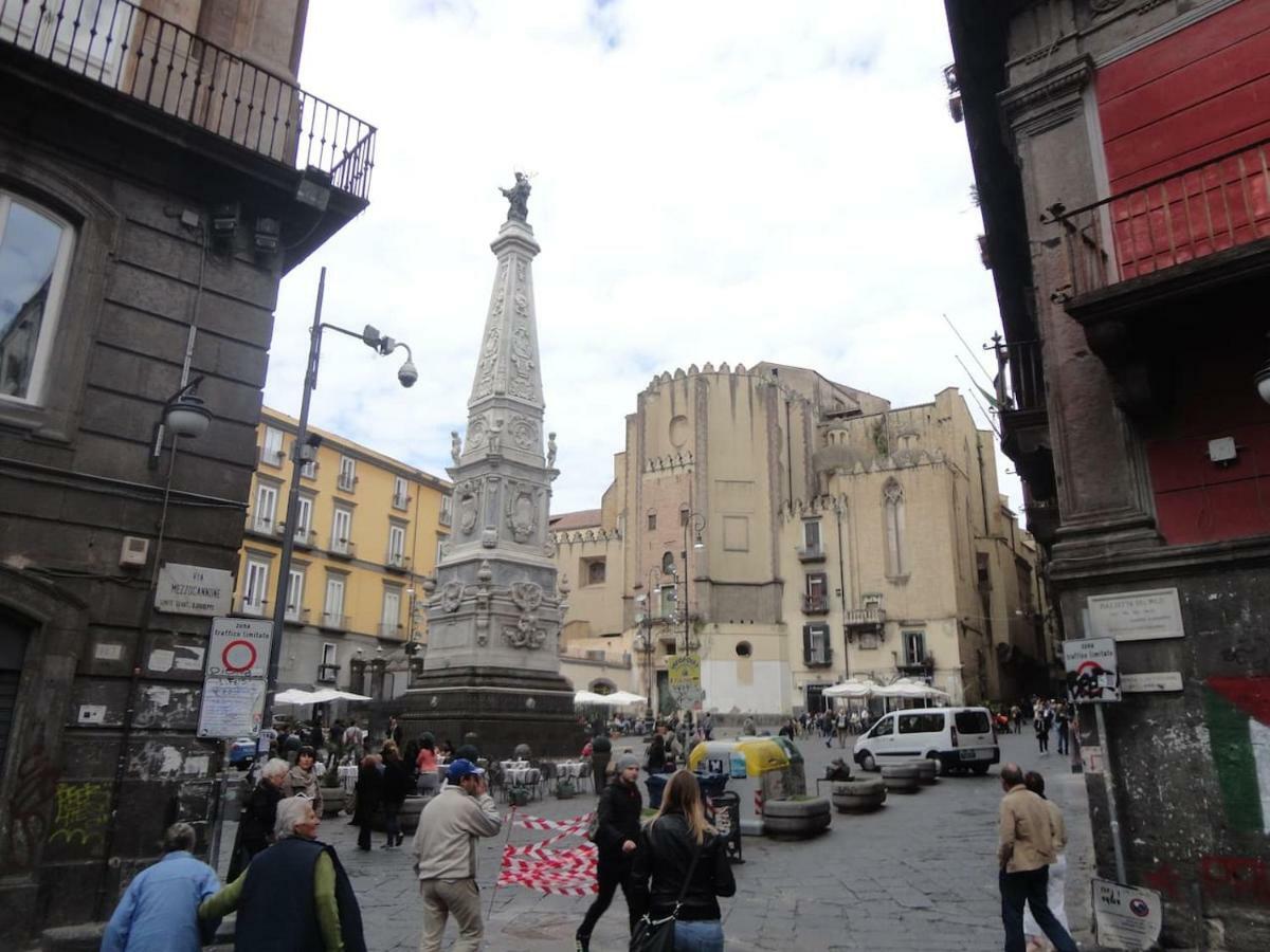 Mezzocannone Holiday House Napoli Exterior foto