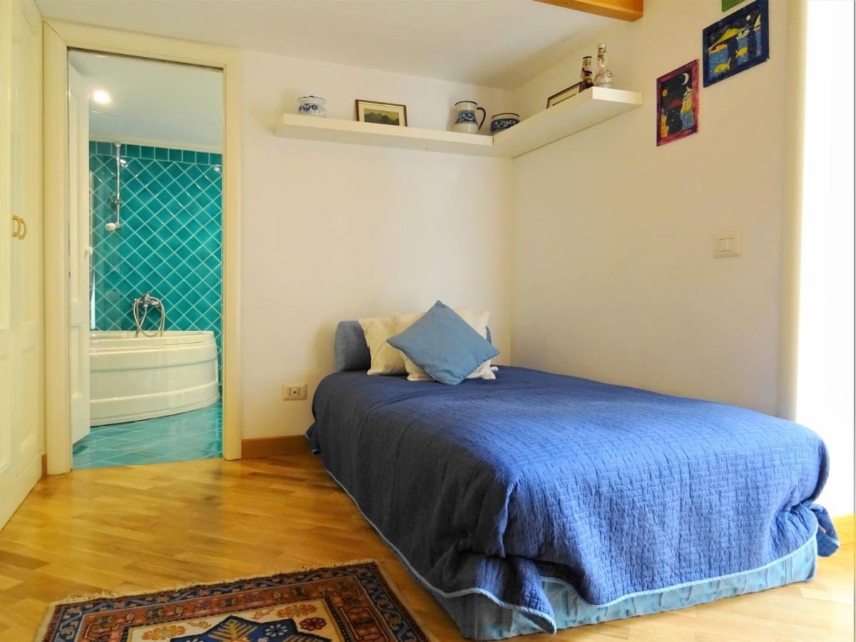 Mezzocannone Holiday House Napoli Exterior foto