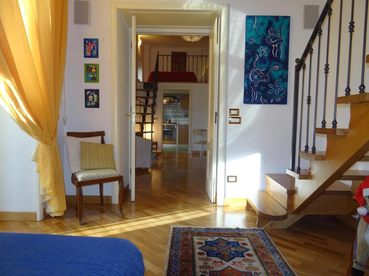 Mezzocannone Holiday House Napoli Exterior foto