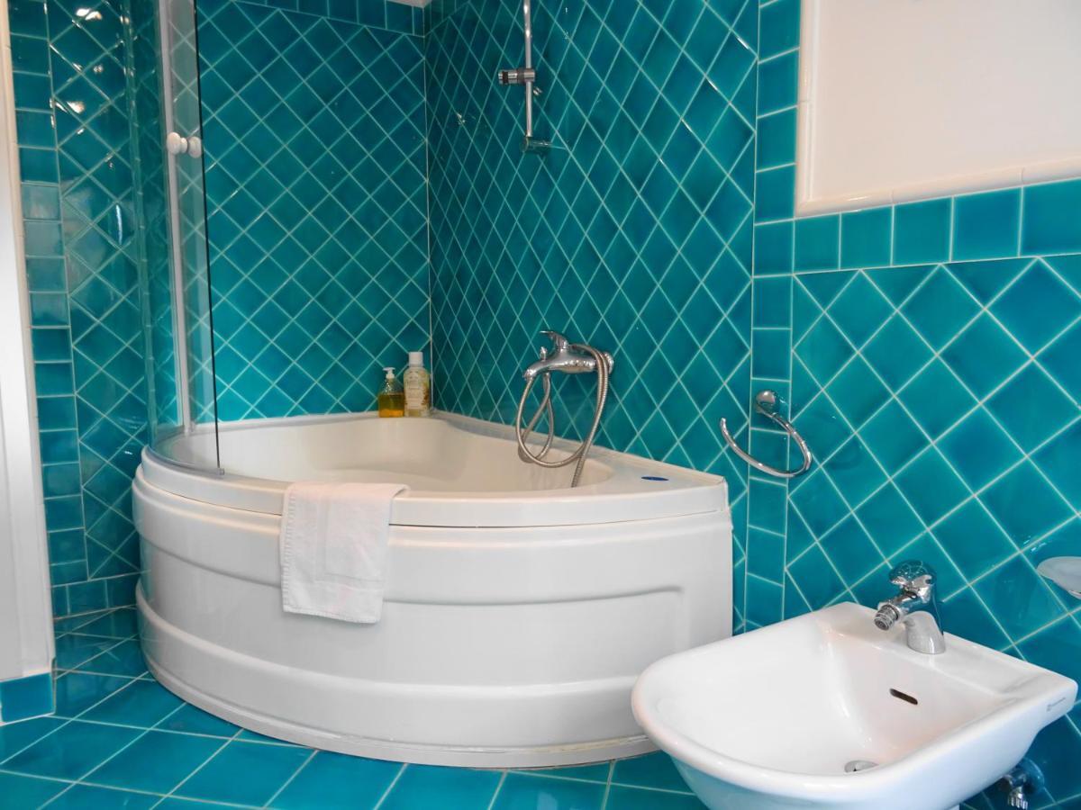 Mezzocannone Holiday House Napoli Exterior foto